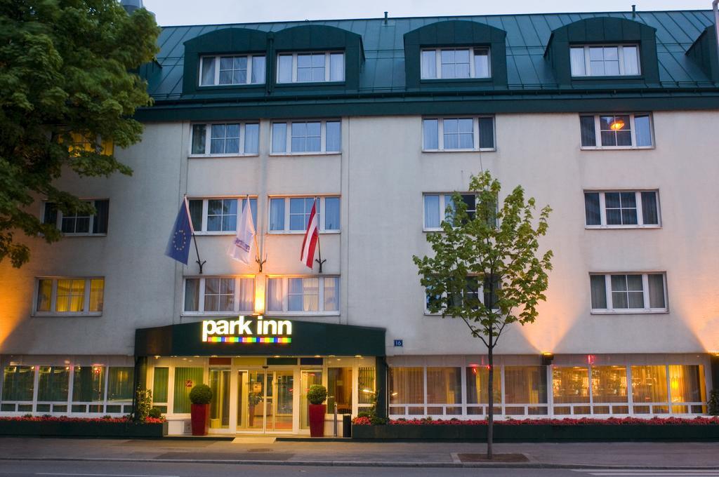 Park Inn By Radisson Uno City Vienna Exterior photo